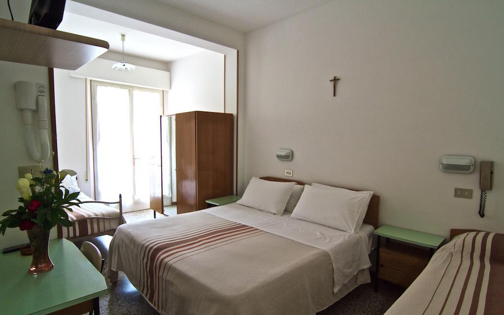 Hotel Villa Tua Riccione Szoba fotó