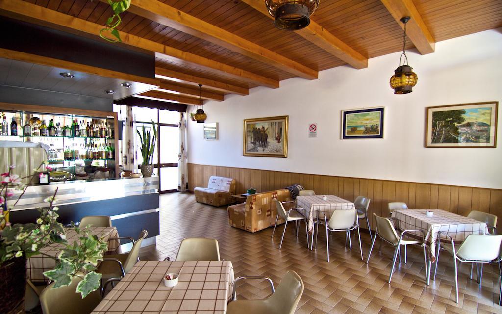 Hotel Villa Tua Riccione Kültér fotó