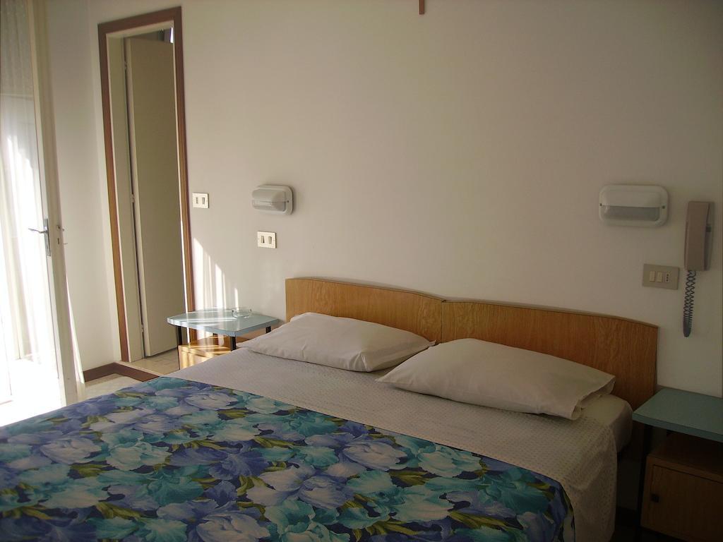 Hotel Villa Tua Riccione Szoba fotó